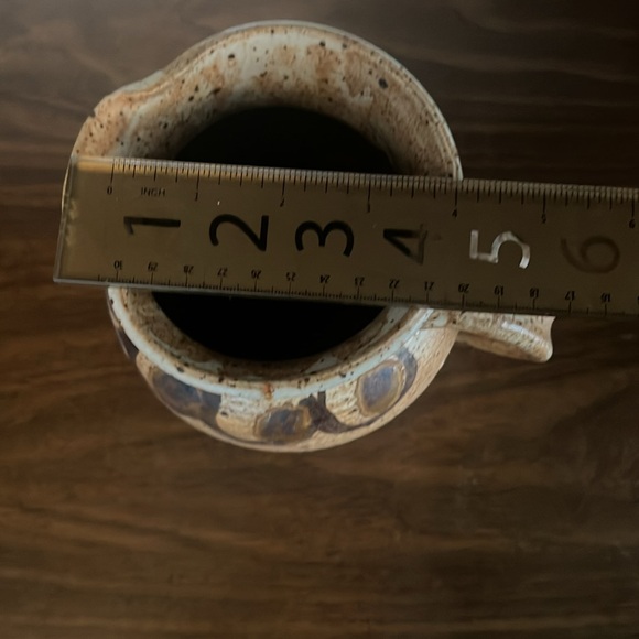 Vintage stoneware pitcher with speckled glaze - Picture 8 of 9